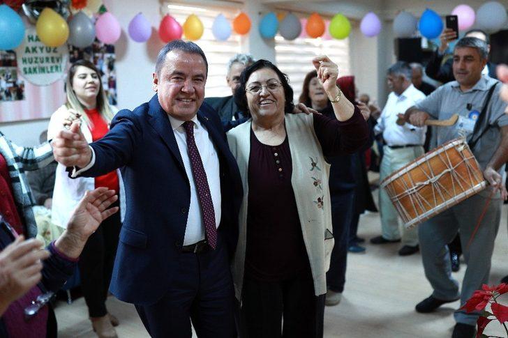 Başkan Böcek’ten huzurevi ziyareti G2