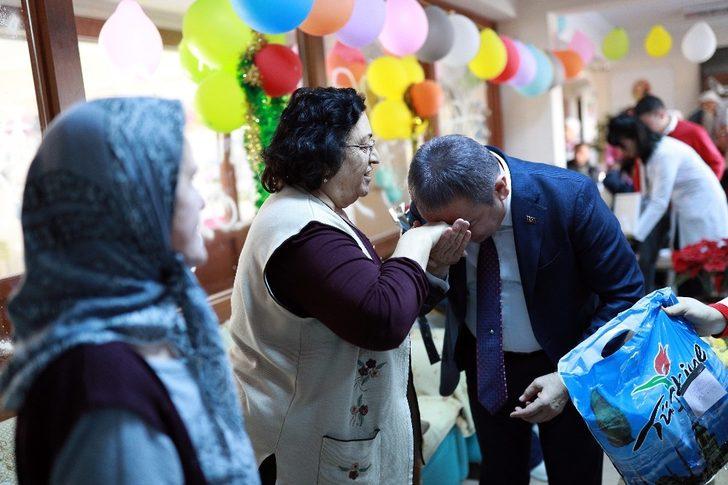 Başkan Böcek’ten huzurevi ziyareti G3