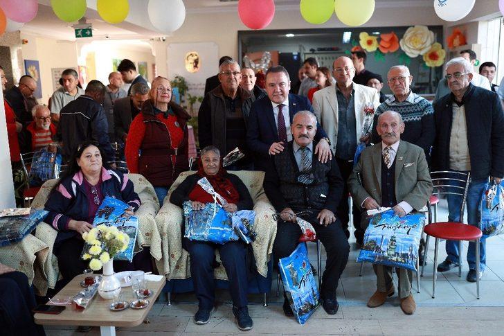 Başkan Böcek’ten huzurevi ziyareti G4