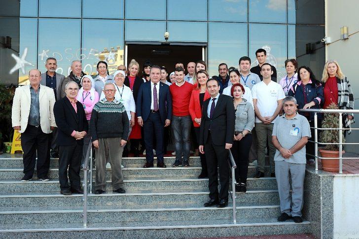 Başkan Böcek’ten huzurevi ziyareti G5