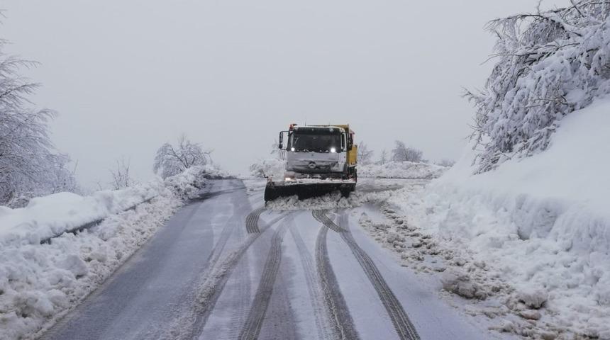 Kartepe Belediyesi’nden yeniyılda kar mesaisi
