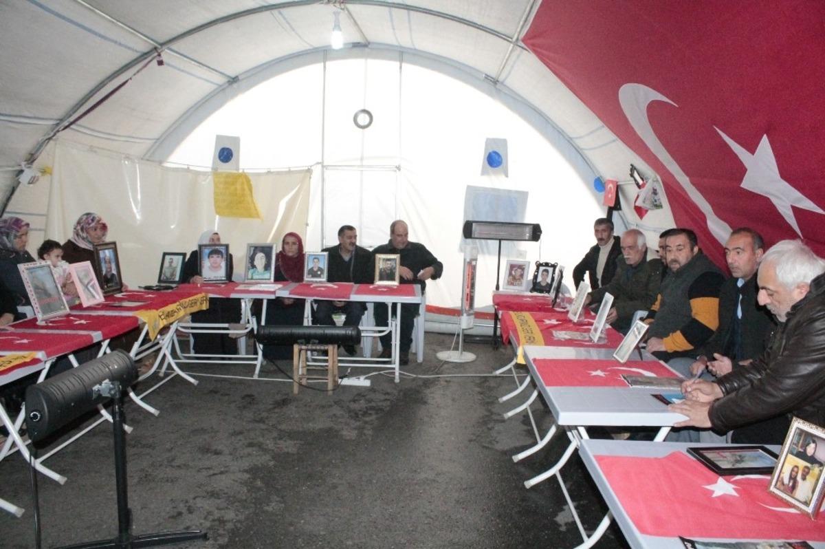 Evlat n&ouml;betindeki ailelerden Emine Erdoğan&rsquo;a teşekk&uuml;r