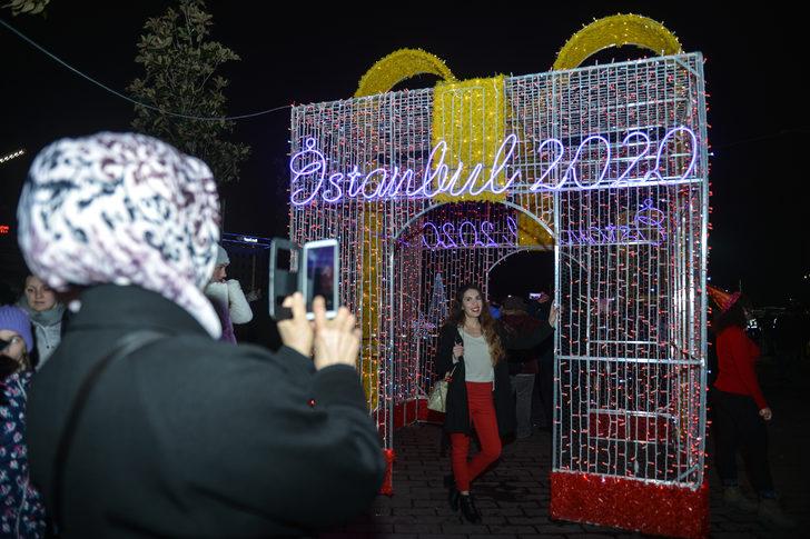 Taksim Meydanı'nda yeni yıl hareketliliği! Vali Yerlikaya yerinde inceledi! G4