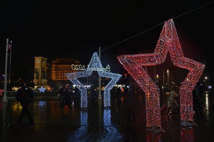 Taksim Meydanı'nda yeni yıl hareketliliği! Vali Yerlikaya yerinde inceledi! G5