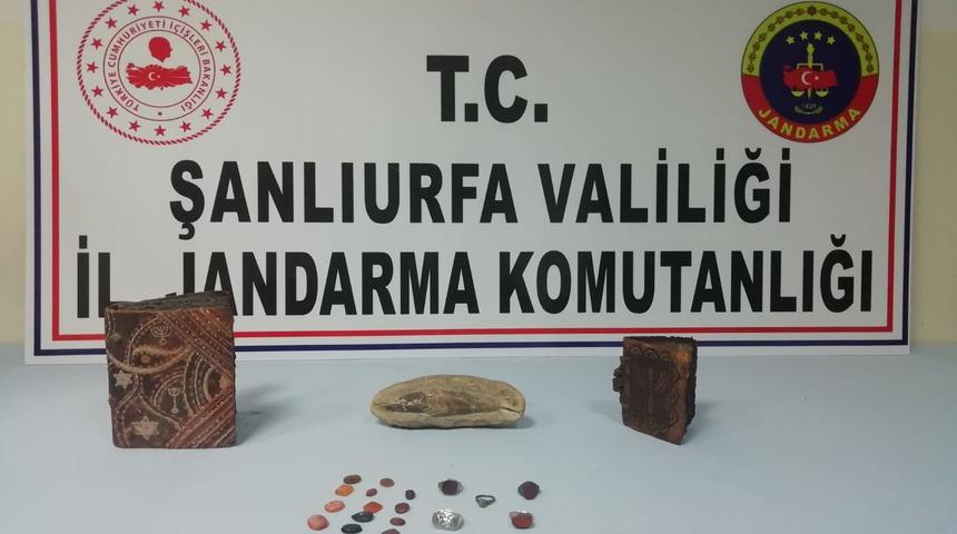 Tarihi eser ka&ccedil;ak&ccedil;ılarına operasyon: 3 g&ouml;zaltı