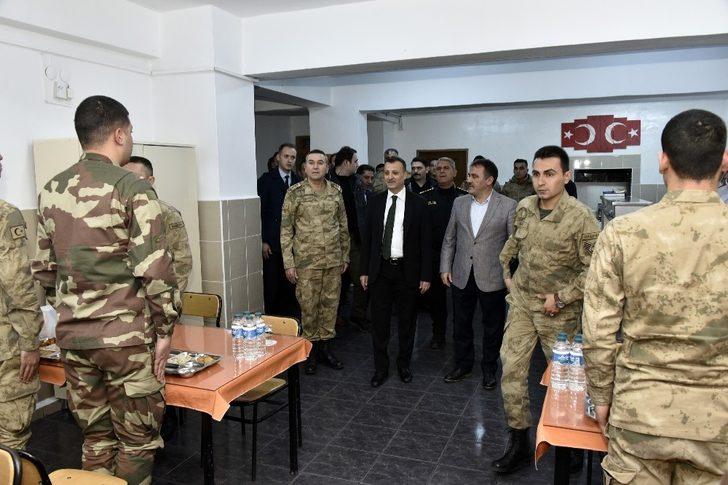 Gümüşhane protokolünden yeni yıl ziyaretleri G5