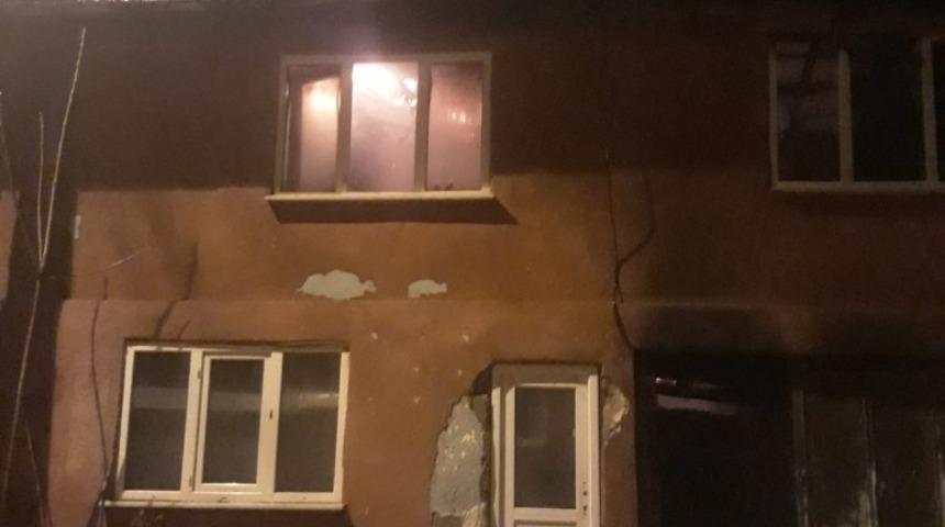 2 katlı ev alevlere teslim oldu