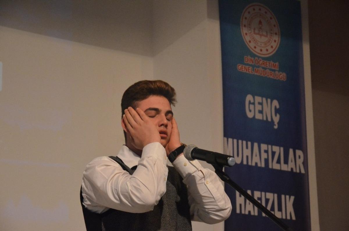 Hafızlık ve ezanı g&uuml;zel okuma yarışması Demirci&rsquo;de yapıldı