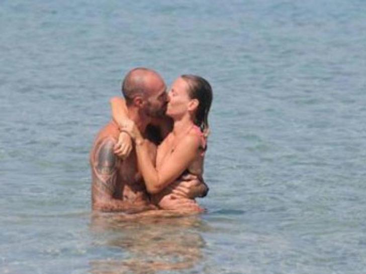 Eşiyle görüntülendi G1