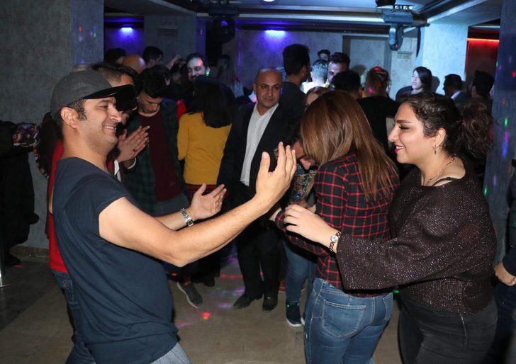 İranlılar Van'da coştu! Eğlence mekanları doldu taştı! G4