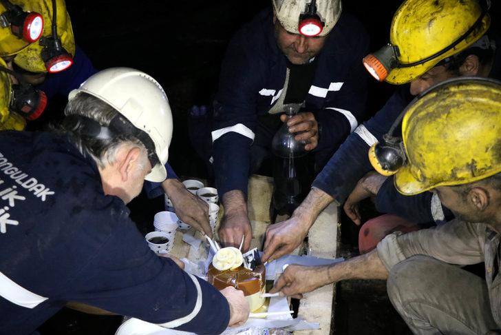 Maden işçileri yerin metrelerce altında yeni yıla girdi G3