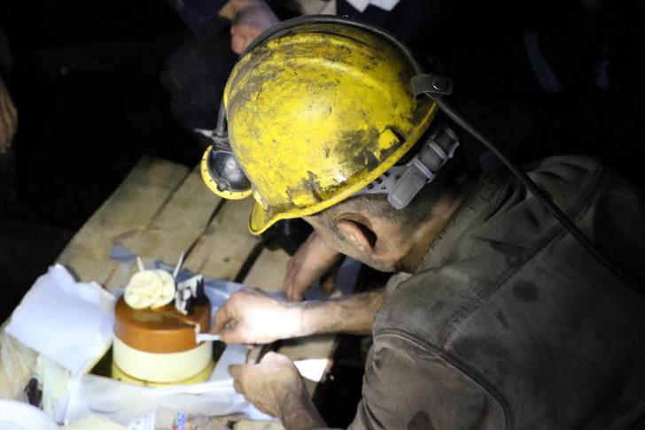Maden işçileri yerin metrelerce altında yeni yıla girdi G5