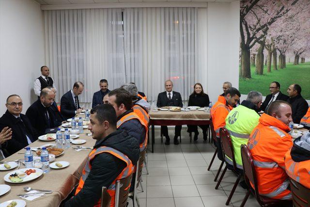 Ulaştırma ve Altyapı Bakanı Turhan, yeni yıla Bolu Dağı'nda girdi