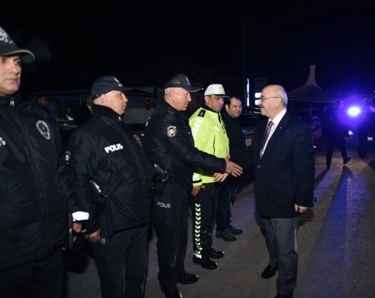 Vali K&ouml;şger 2020 yılını g&uuml;venlik g&uuml;&ccedil;leriyle birlikte karşıladı