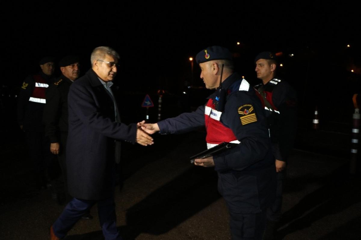 Vali G&uuml;rel&rsquo;den g&uuml;venlik g&uuml;&ccedil;lerine yeni yıl ziyareti