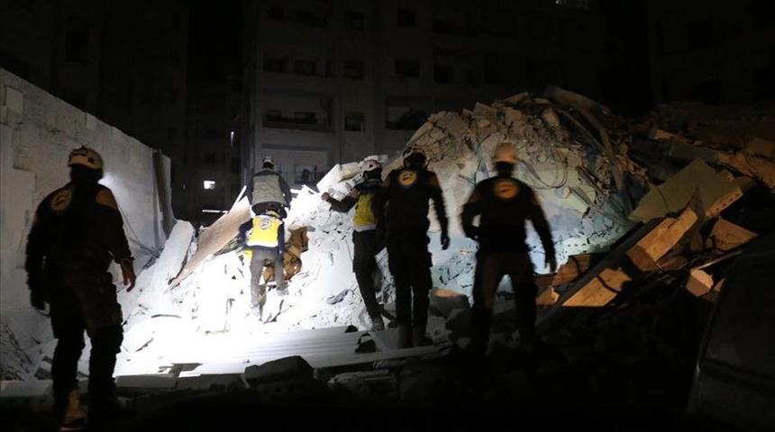 Yeni yılın ilk dakikasında Rusya'dan İdlib'e hava saldırısı!