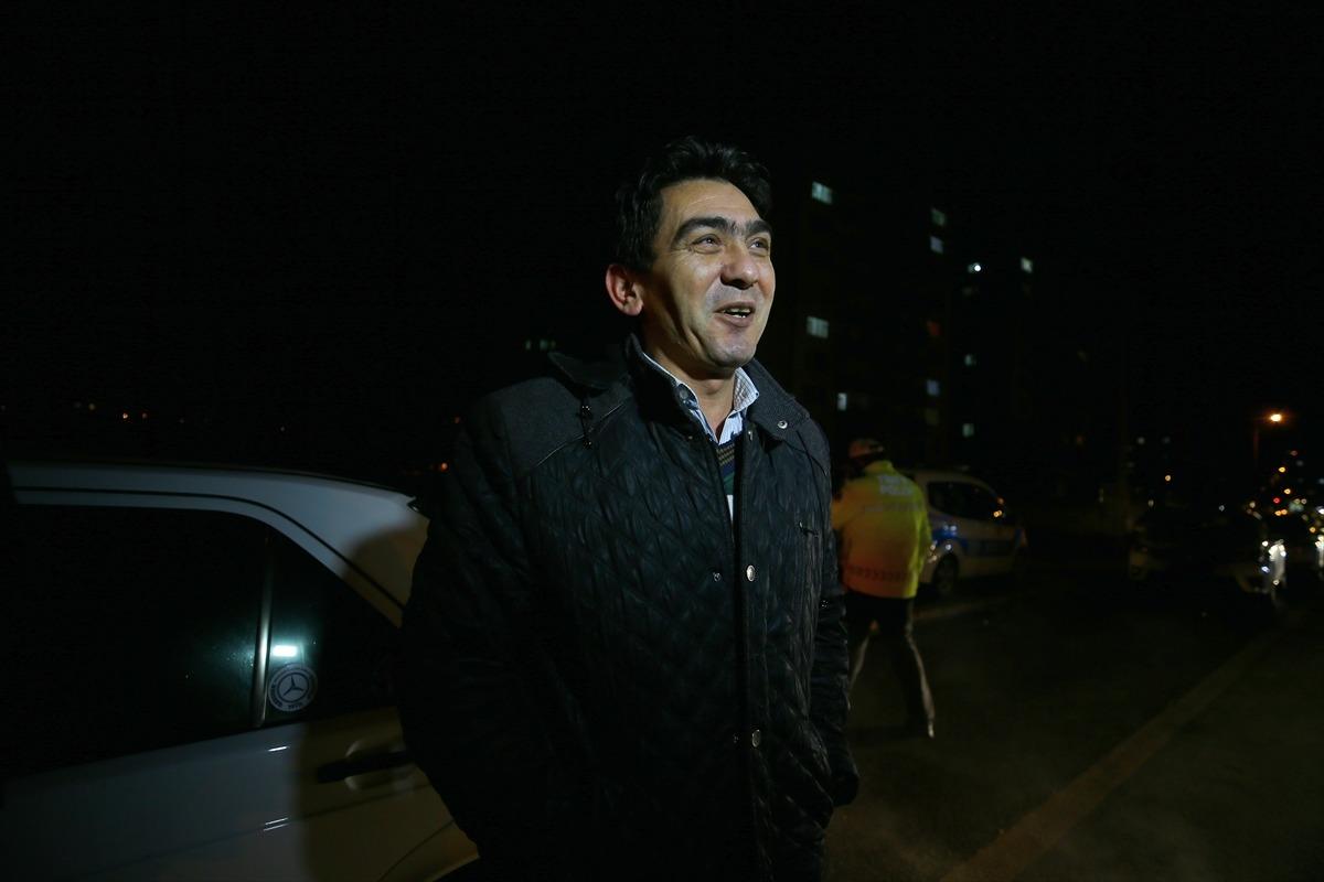 Ehliyetine el konulan alkoll&uuml; s&uuml;r&uuml;c&uuml;den "umreye gittim" savunması! Alkolmetreyi polise &uuml;fletti!