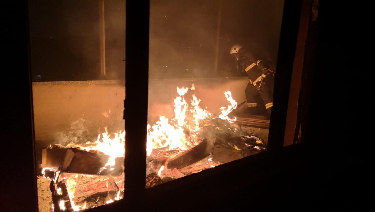 Yılbaşı eğlencesinde yakılan ateş yangına neden oldu