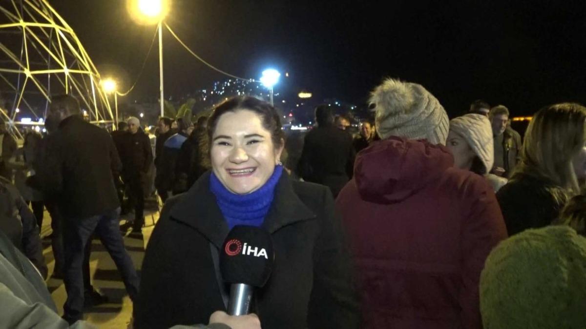 Kuşadası&rsquo;nda yılbaşı gecesi eğlence tavan yaptı.