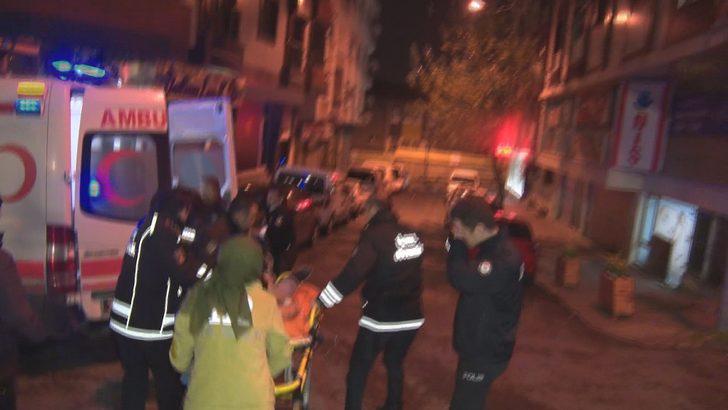 İstanbul'da metroda tartışma kanlı bitti! Hastaneye kaldırıldılar G3