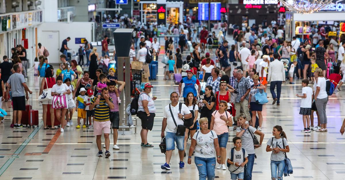 Turizmdeki b&uuml;y&uuml;me Antalya Havalimanı&rsquo;nın kapasitesinin artırılması kararı getirdi