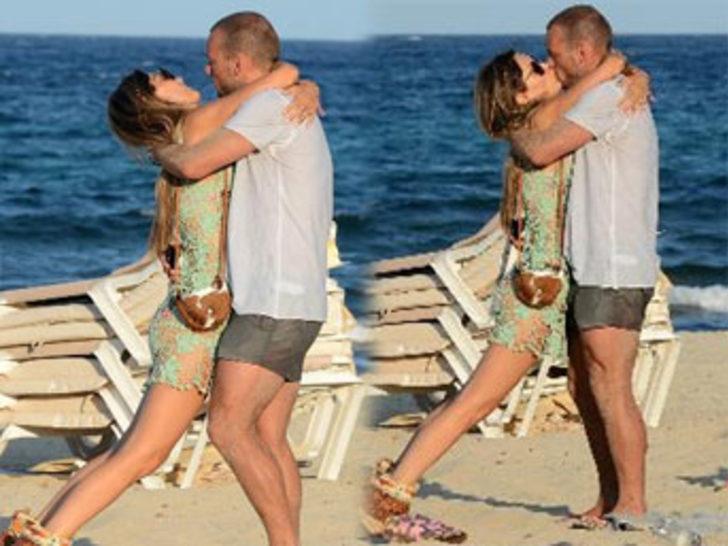 Özge Bodrum'da aşk tazeledi G4