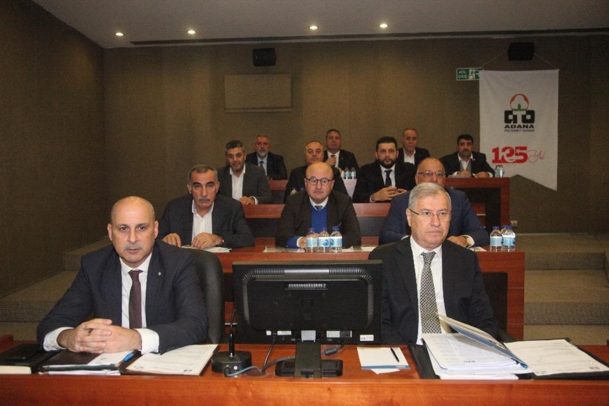 Menevşe: "Y&uuml;k&uuml;n b&uuml;y&uuml;ğ&uuml;n&uuml; iş d&uuml;nyası &ccedil;ekiyor"