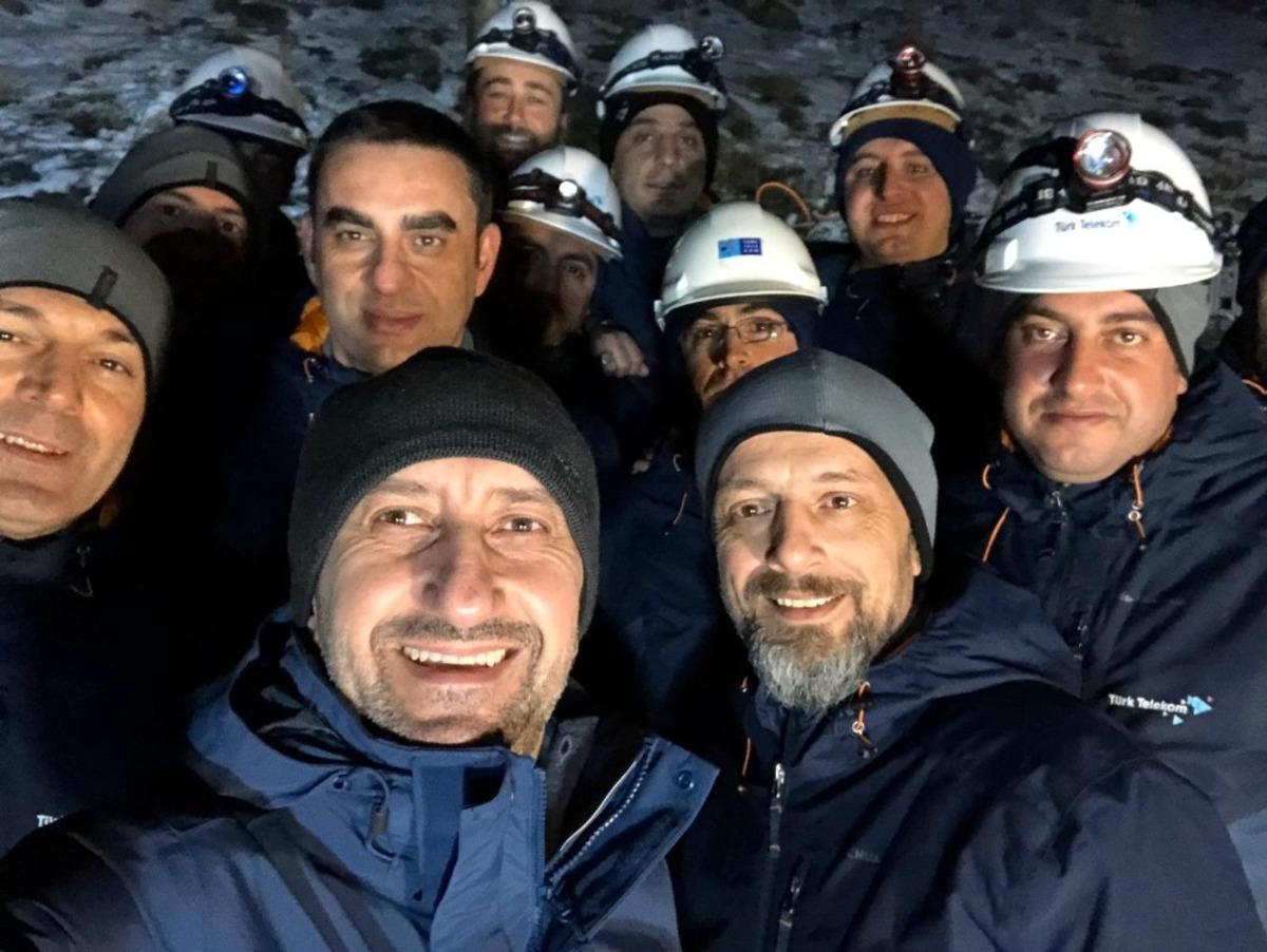 T&uuml;rk Telekom CEO&rsquo;su &Uuml;mit &Ouml;nal yeni yıla -15 derecede &ccedil;alışan ekiplerle girdi