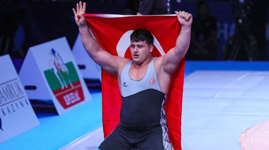 Rıza Kayaalp 2019'da Türk güreş tarihine geçti