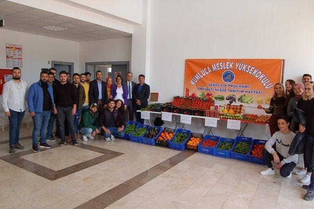 Kumluca’da seracılık programı öğrencileri sebze tanıtım haftası