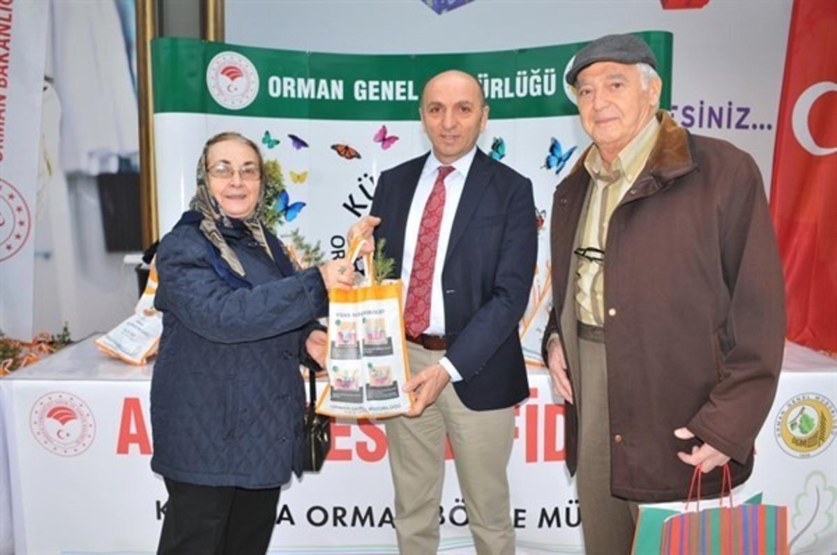 Orman B&ouml;lge M&uuml;d&uuml;rl&uuml;ğ&uuml; vatandaşlara 2 bin 20 adet fidan dağıttı