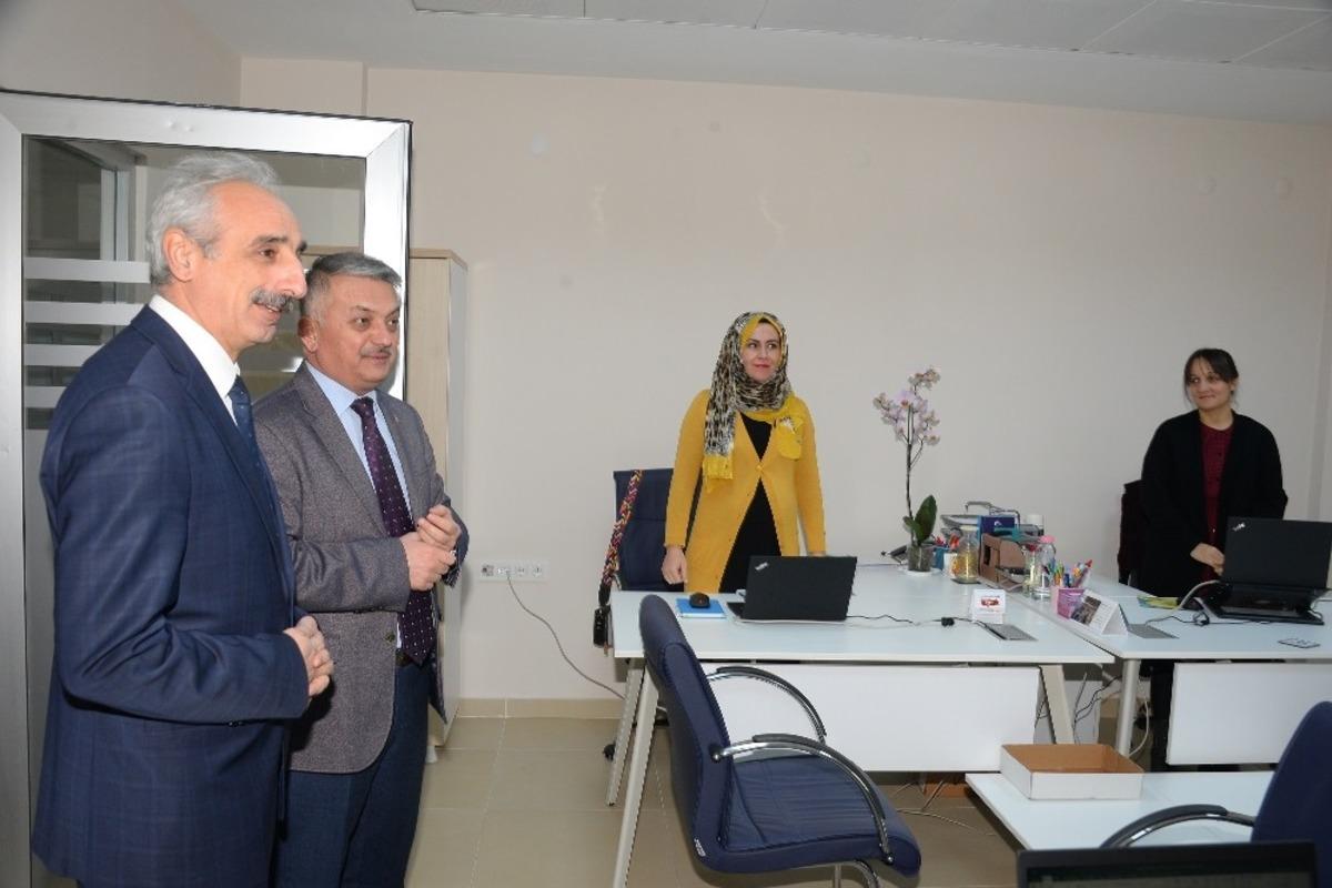 Vali Yazıcı İŞKUR&rsquo;u ziyaret etti