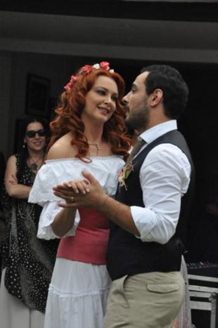 Ünlü oyuncu evlendi G3