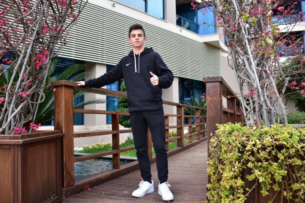 Kerem Yiğit&rsquo;in en b&uuml;y&uuml;k hayali İngiltere&rsquo;de futbol oynamak