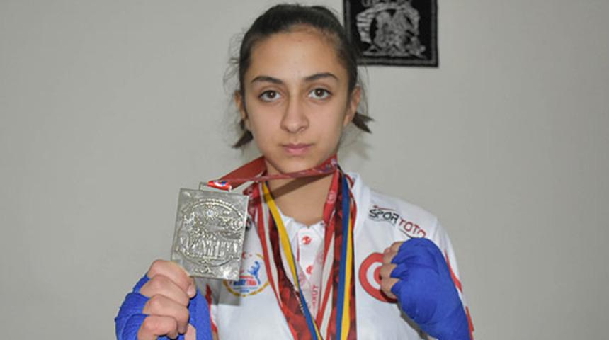 Şeyma, evinde yaptığı antrenmanla Avrupa ikincisi oldu