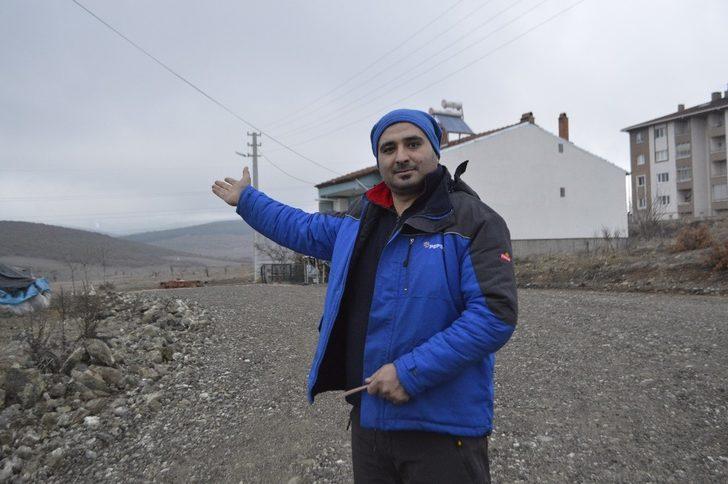 Aç kalan domuzlar mahalleye indi G3