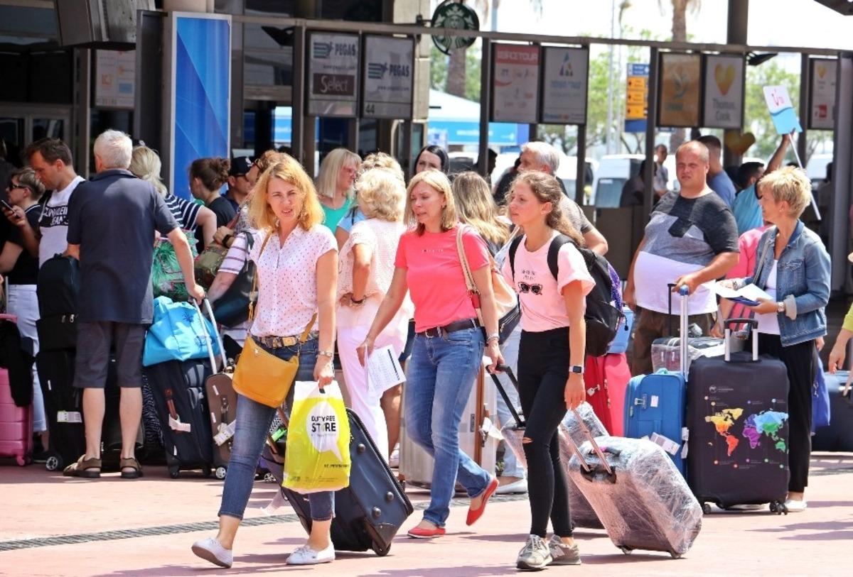 Antalya 2019&rsquo;u 15 milyon turist rekoruyla kapattı