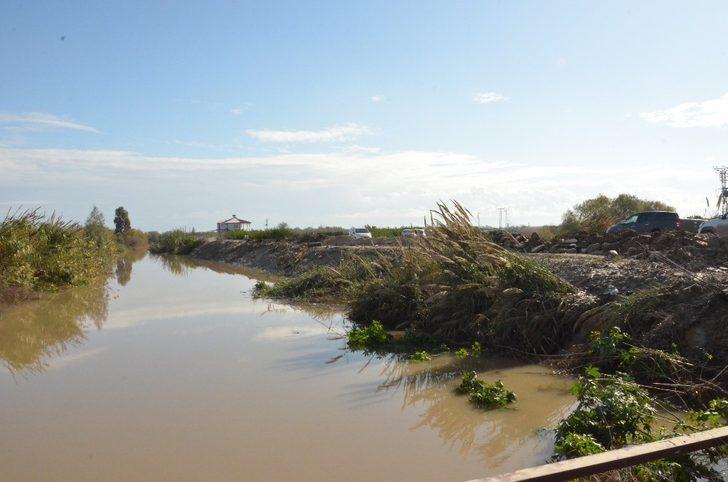 Tarsus’taki taşkına Mersin Büyükşehirden müdahale G3