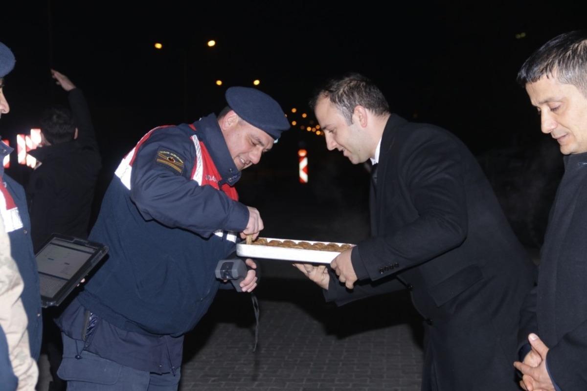 Kaymakam Mehmetbeyoğlu&rsquo;ndan g&uuml;venlik g&uuml;&ccedil;lerine yeni yıl ziyareti