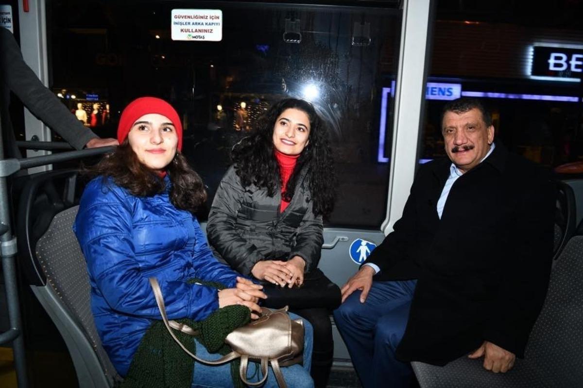 Başkan G&uuml;rkan 2019&rsquo;u hemşehrileri ile uğurladı