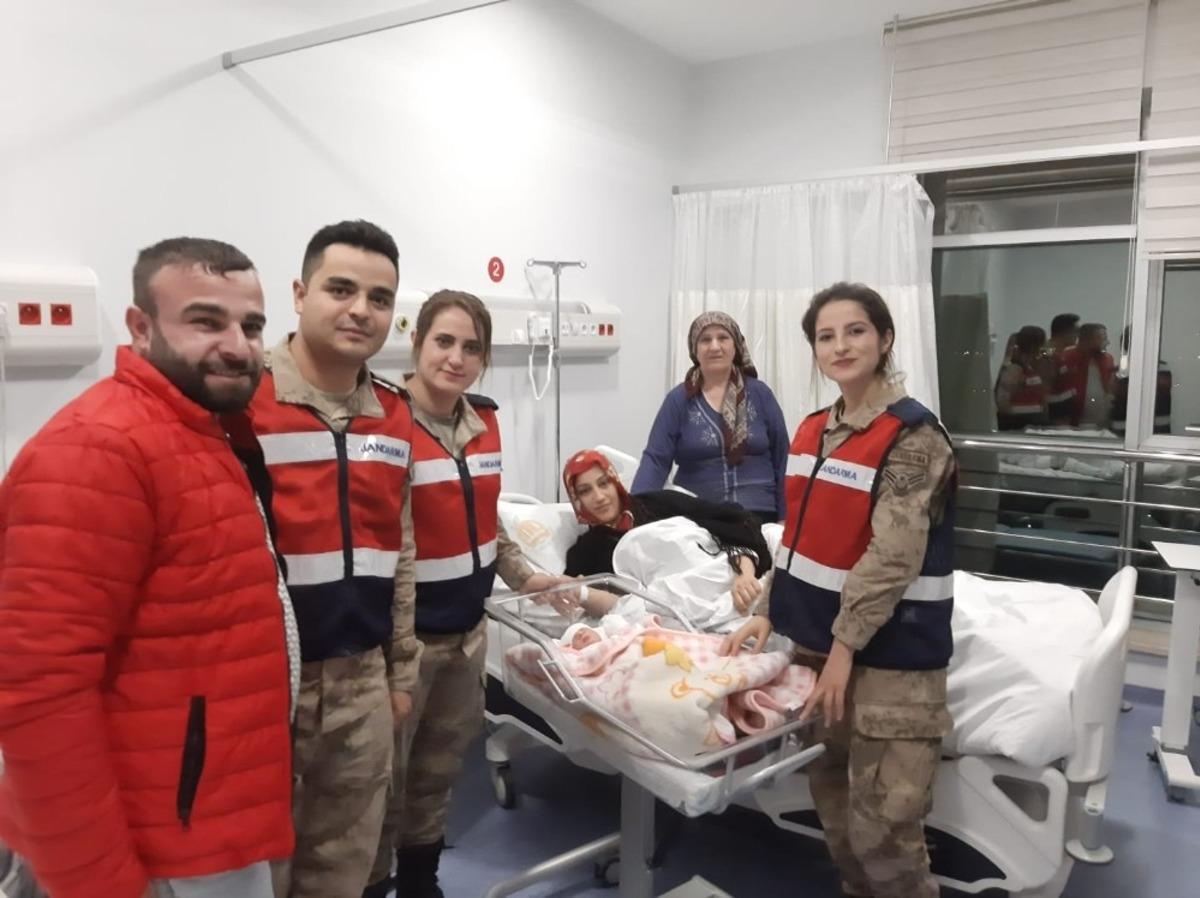 Jandarma&rsquo;dan hoş geldin bebek ziyareti