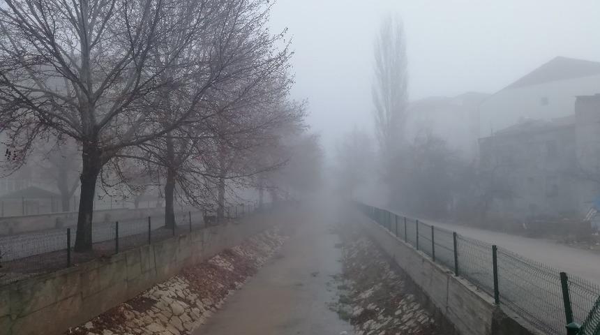 G&ouml;lbaşı&rsquo;nda yoğun sis etkili oldu