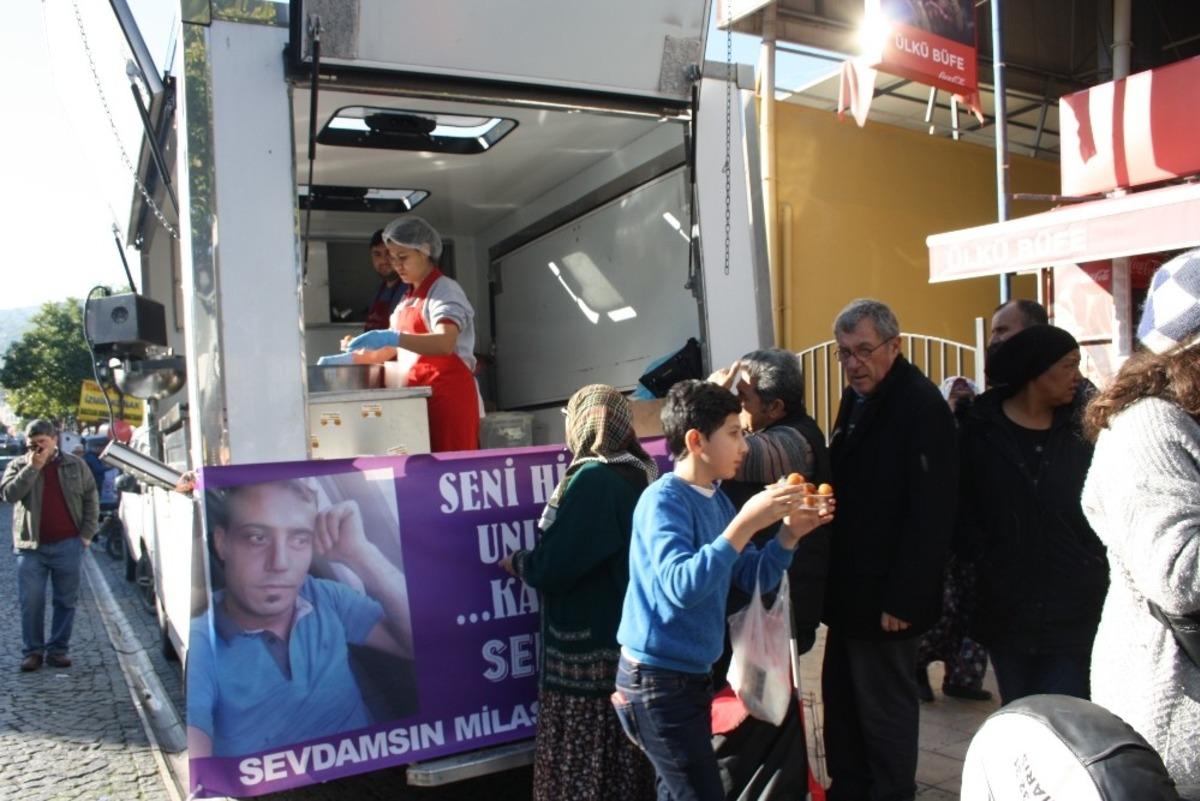 Arkadaşları i&ccedil;in lokma d&ouml;kt&uuml;rd&uuml;ler