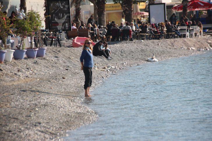 Yeni yılın ilk gününde sahillere akın ettiler G2