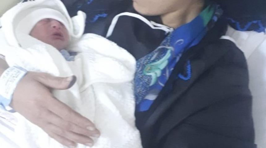 Ceyhan&rsquo;da yeni yılın ilk bebeği