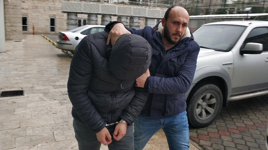 Yılbaşı gecesi uyuşturucu satarken yakalandı