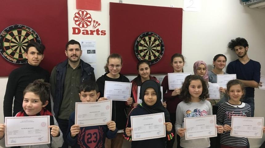 Dart kursiyerleri belgelerini aldı