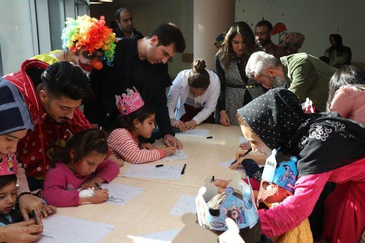 Hasta çocuklara yeni yıl sürprizi G1