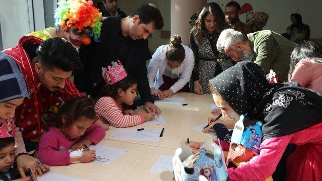 Hasta çocuklara yeni yıl sürprizi