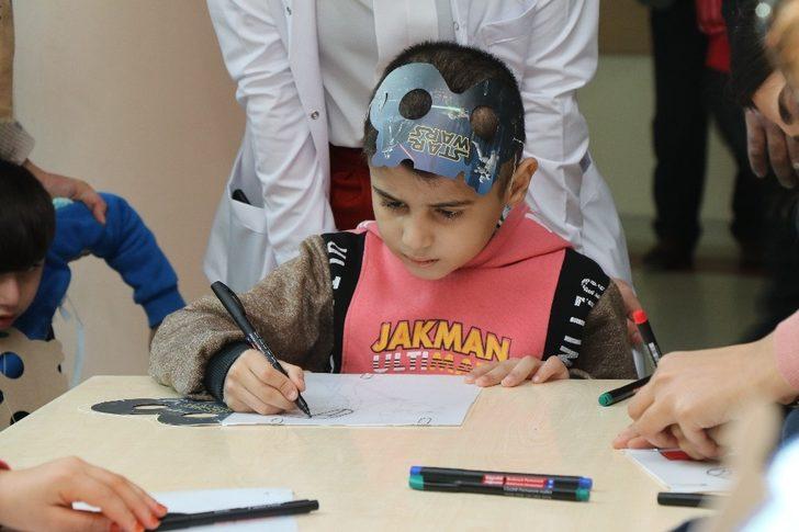 Hasta çocuklara yeni yıl sürprizi G4